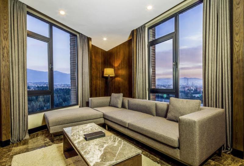 فندق Doubletree By Hilton كوجايِلِ المظهر الخارجي الصورة