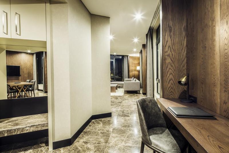 فندق Doubletree By Hilton كوجايِلِ المظهر الخارجي الصورة